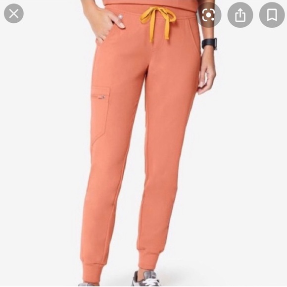 XXS Coral Figs Scrub Set: Zamora joggers & Casma top - Picture 15 of 15